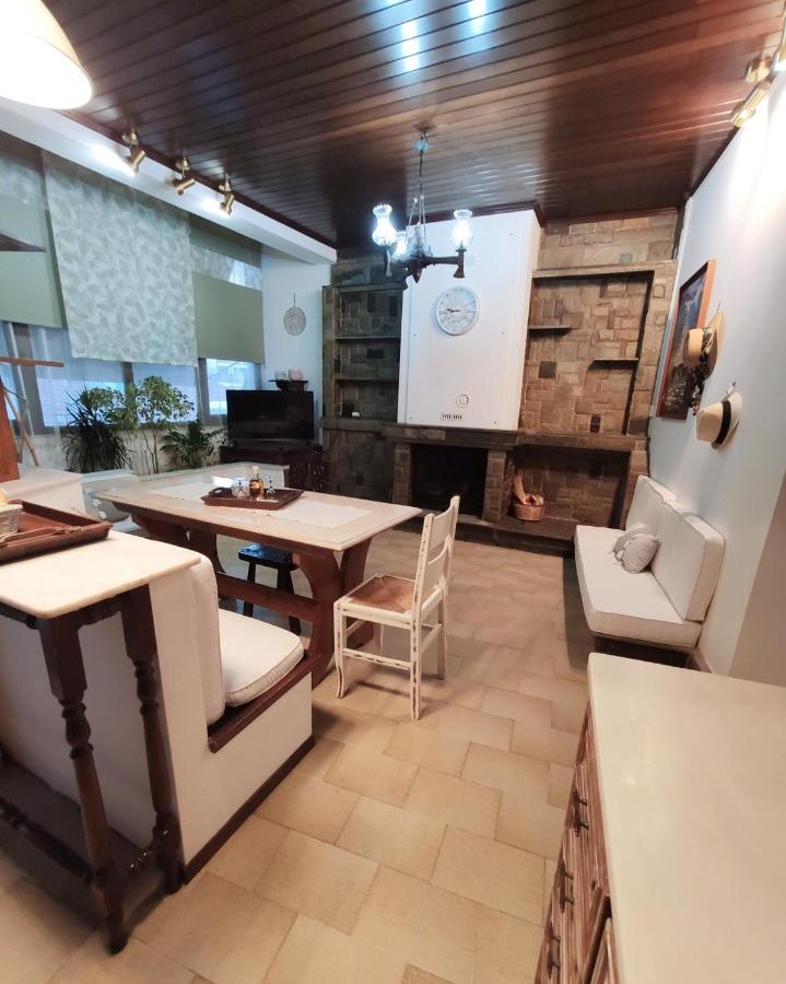 Johnny'S Loft Apartment Agrinio Ngoại thất bức ảnh